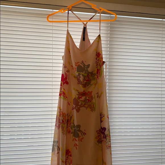 Maxi - Picture 3 of 4